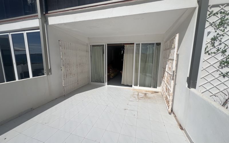 APARTAMENTO CON TERRAZA GRANDE Y ESPECTACULARES VISTAS AL MAR