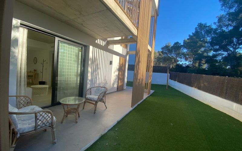 PLANTA BAJA  A ESTRENAR MUY CERCA  DE LA PLAYA