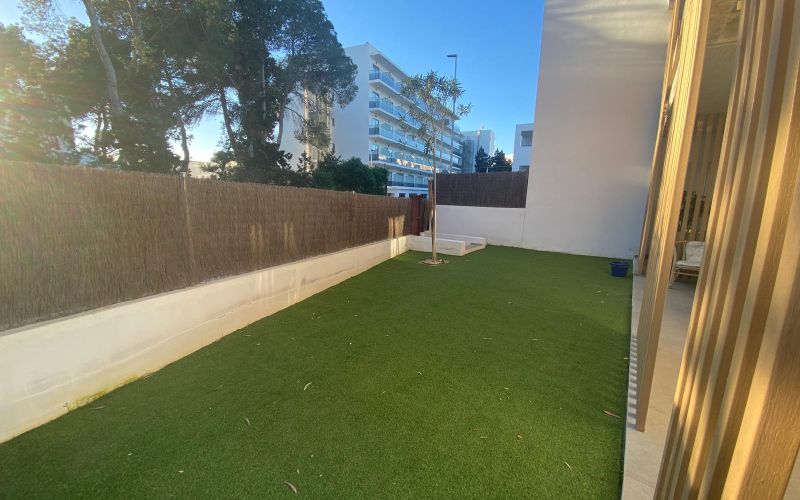 PLANTA BAJA  A ESTRENAR MUY CERCA  DE LA PLAYA