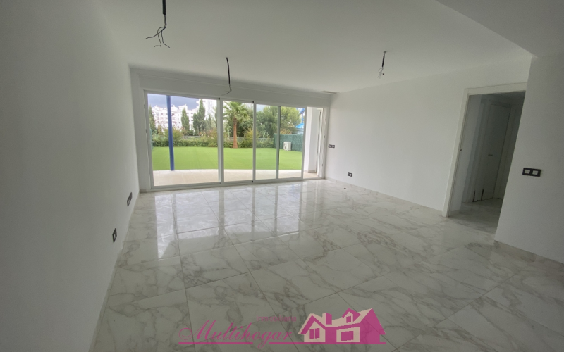 ESPECTACULAR PLANTA BAJA CON VISTAS  AL MAR DE 3 HABITACIONES Y GRAN JARDÍN EN PRIMERÍSIMA LÍNEA