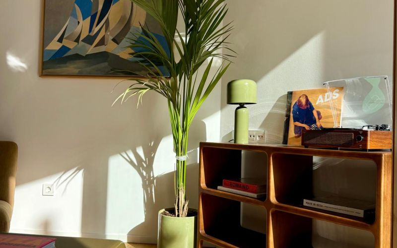 PLANTA BAJA DE 2 HABITACIONES CON 81M2 DE JARDÍN Y TERRAZA CON PARKIG Y TRASTERO