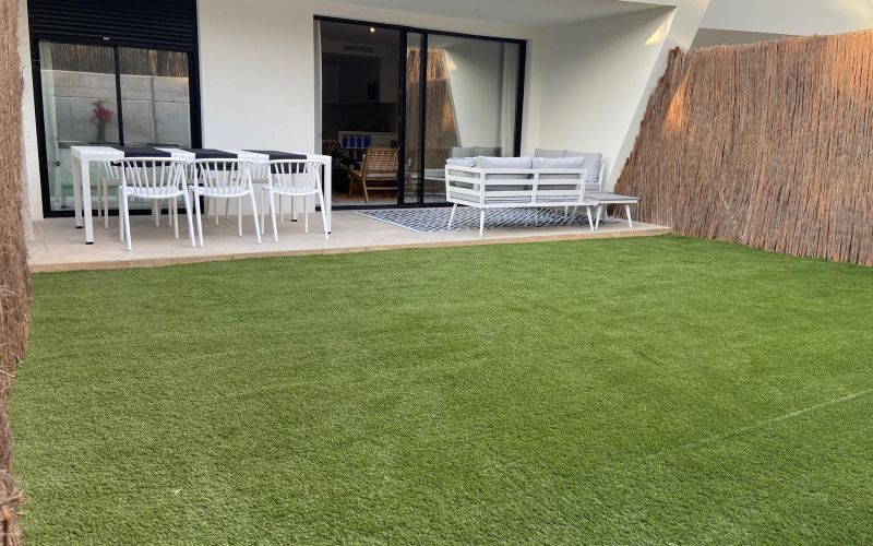 PRECIOSA PLANTA BAJA CERCA DE LA PLAYA DE 2 HABITACIONES CON PARKIG Y TRASTERO